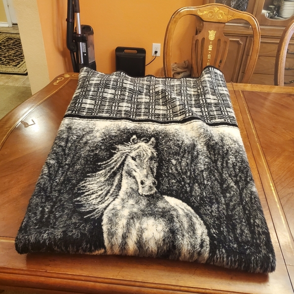 Earth Ragz Zipped Blanket Size 78 X 48 - Picture 8 of 14